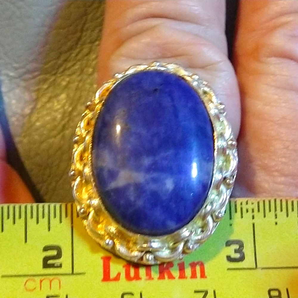 NWT-MEN'S-925/ORNATE SODALITE, IN SHADE OF BLUE, W/ NATURAL WHITE STREAK MOTIF.